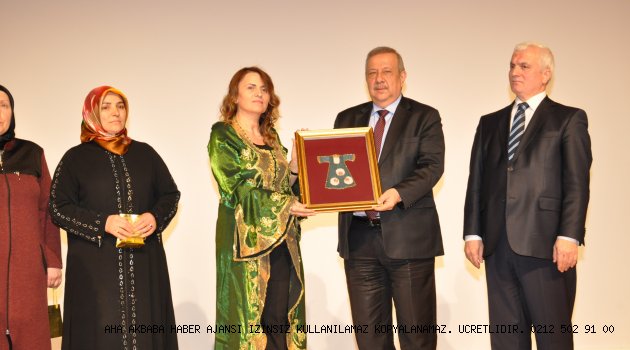 Bahçelievler kadın meclisi en fedakar annelerini seçti