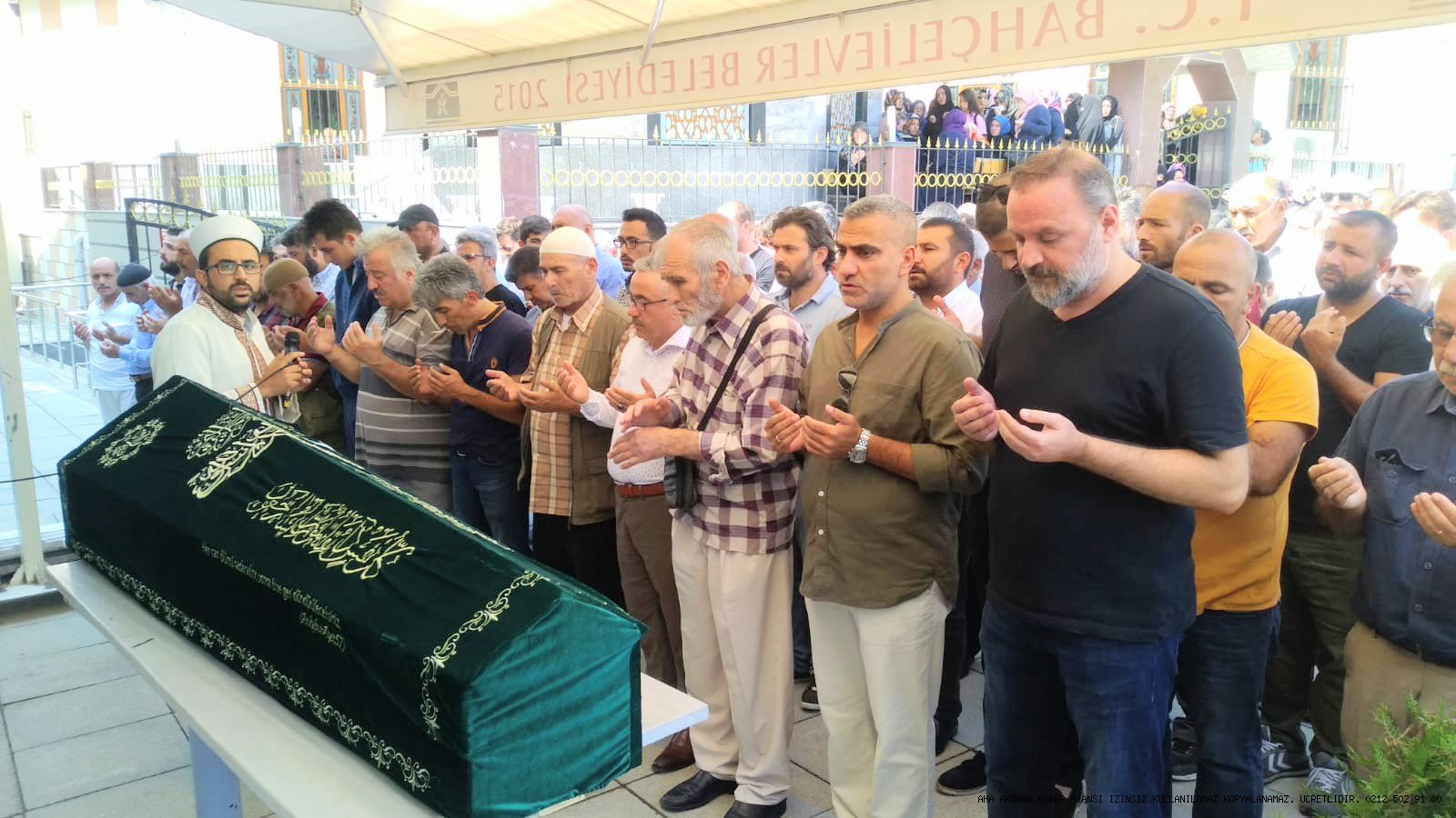 Ahmet Ertuğrul Aykul sevenlerini gözyaşlı geride bırakarak hakka yürüdü