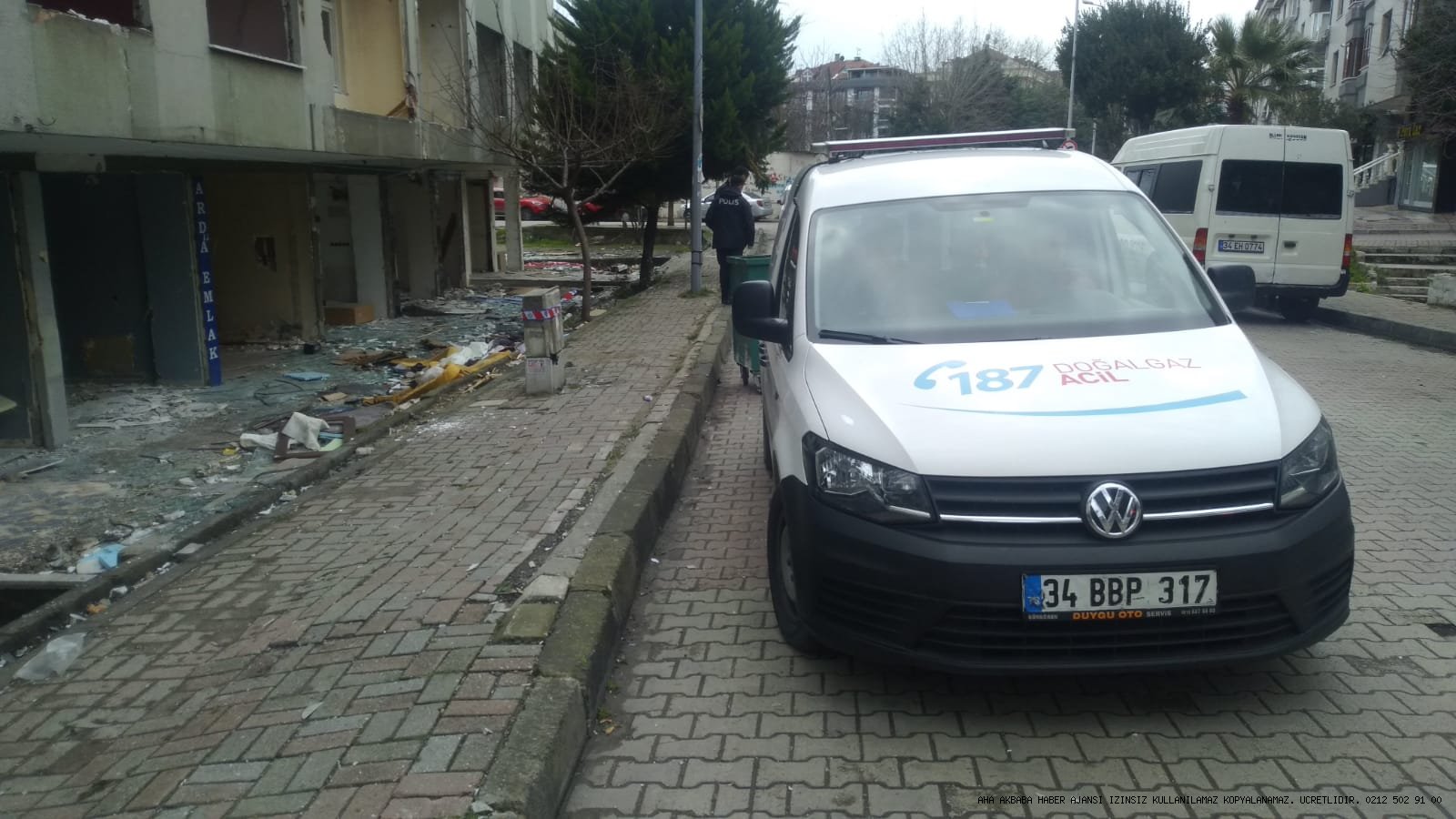 Doğalgazın borusunu çalmaya kalktı, ölümden döndü