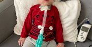 8 makinaya bağlı 6 kere kalp krizi geçiren Alparslan bebek sizlerden destek bekliyor.
